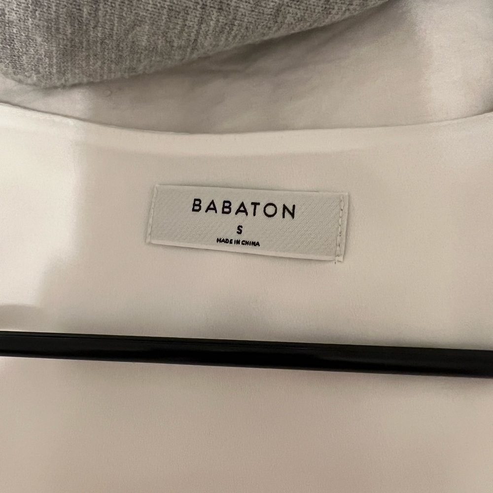 NWT aritzia babaton blouse - Picture 4 of 4